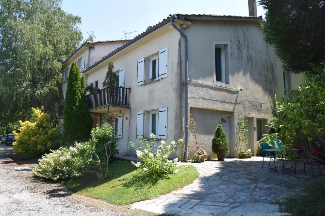 Chambres d'Hôtes L'Orée des Bois Lacrouzette Exterior foto